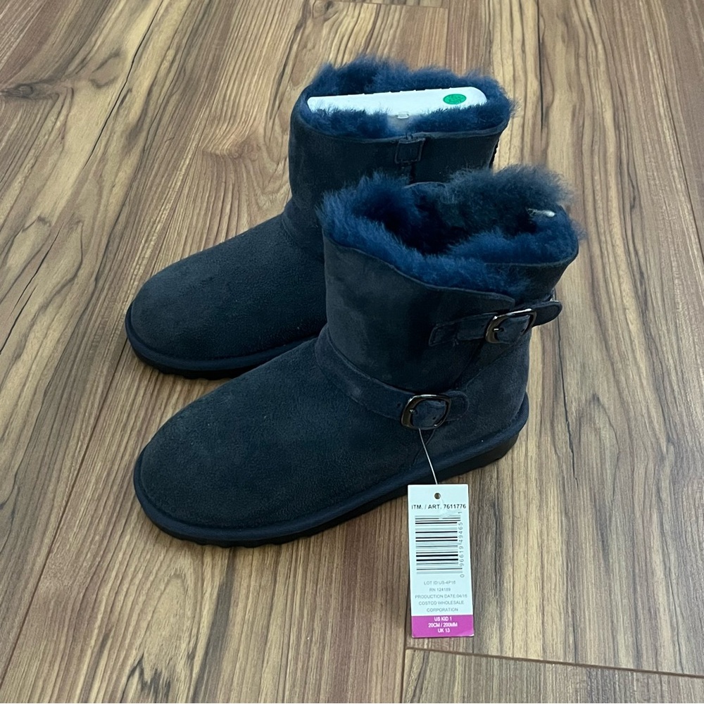 Kid’s Shearling Buckle Boot Navy Blue Size 1 NWT